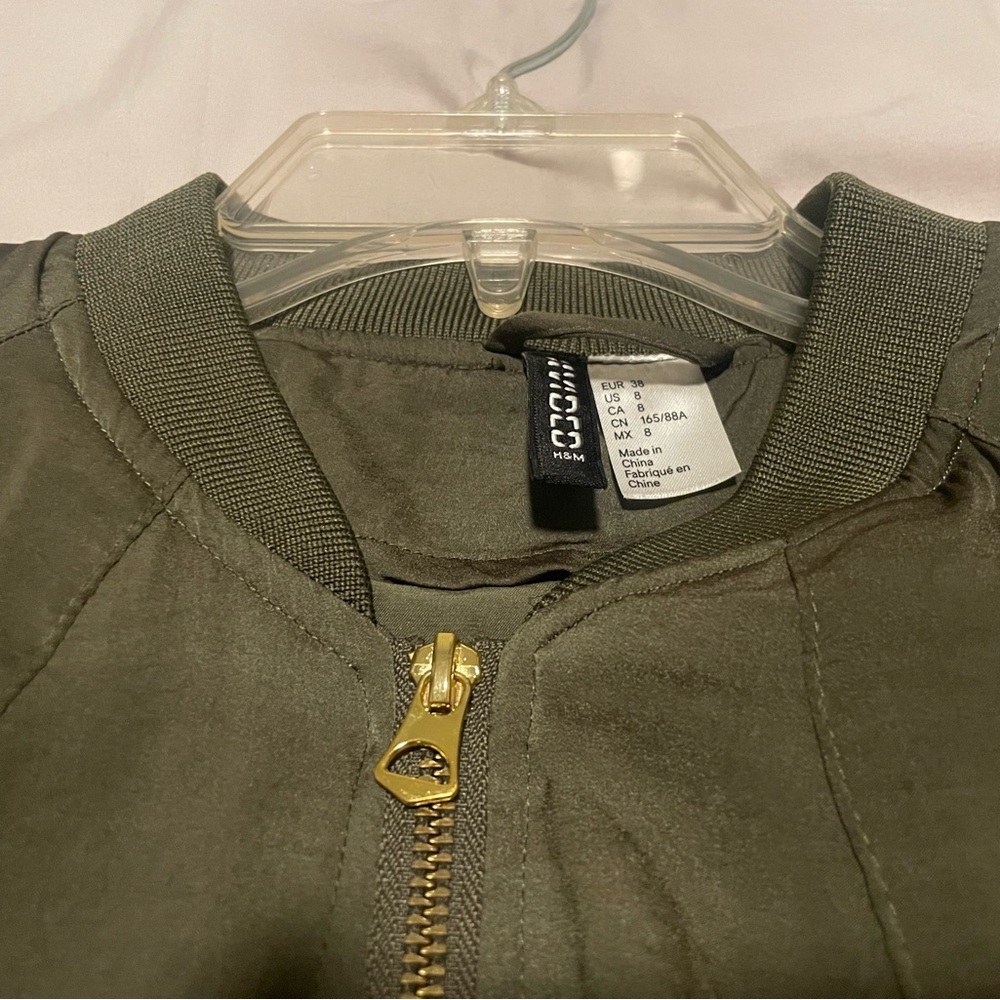 H&M Khaki Satin Bomber Jacket Gold Accents Size 8 - Picture 3 of 5